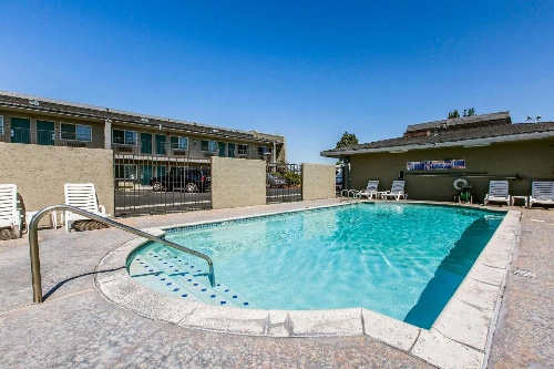 Rodeway Inn Ontario Mills Mall image 1